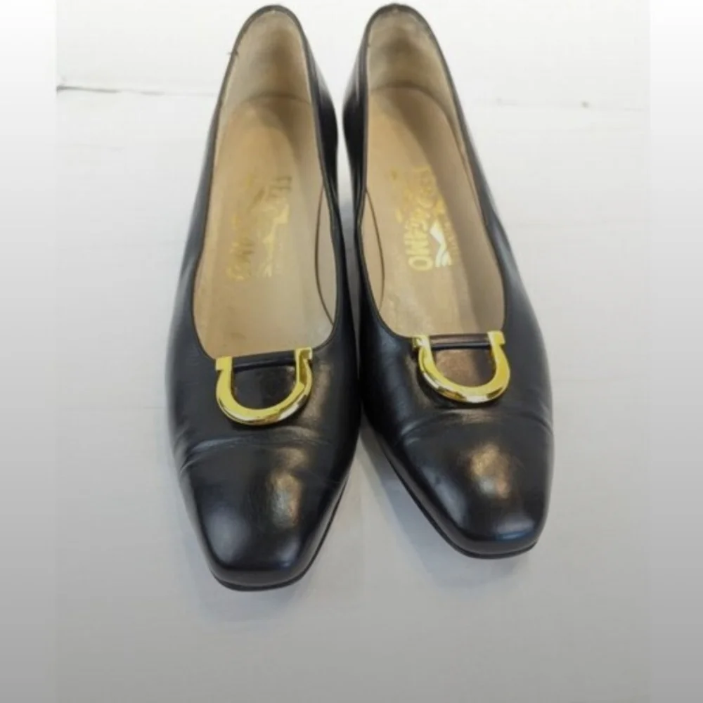 Salvatore Ferragamo Size 7 AA Slim Fit Black Leather Pumps Heels Women Vintage - Picture 3 of 9